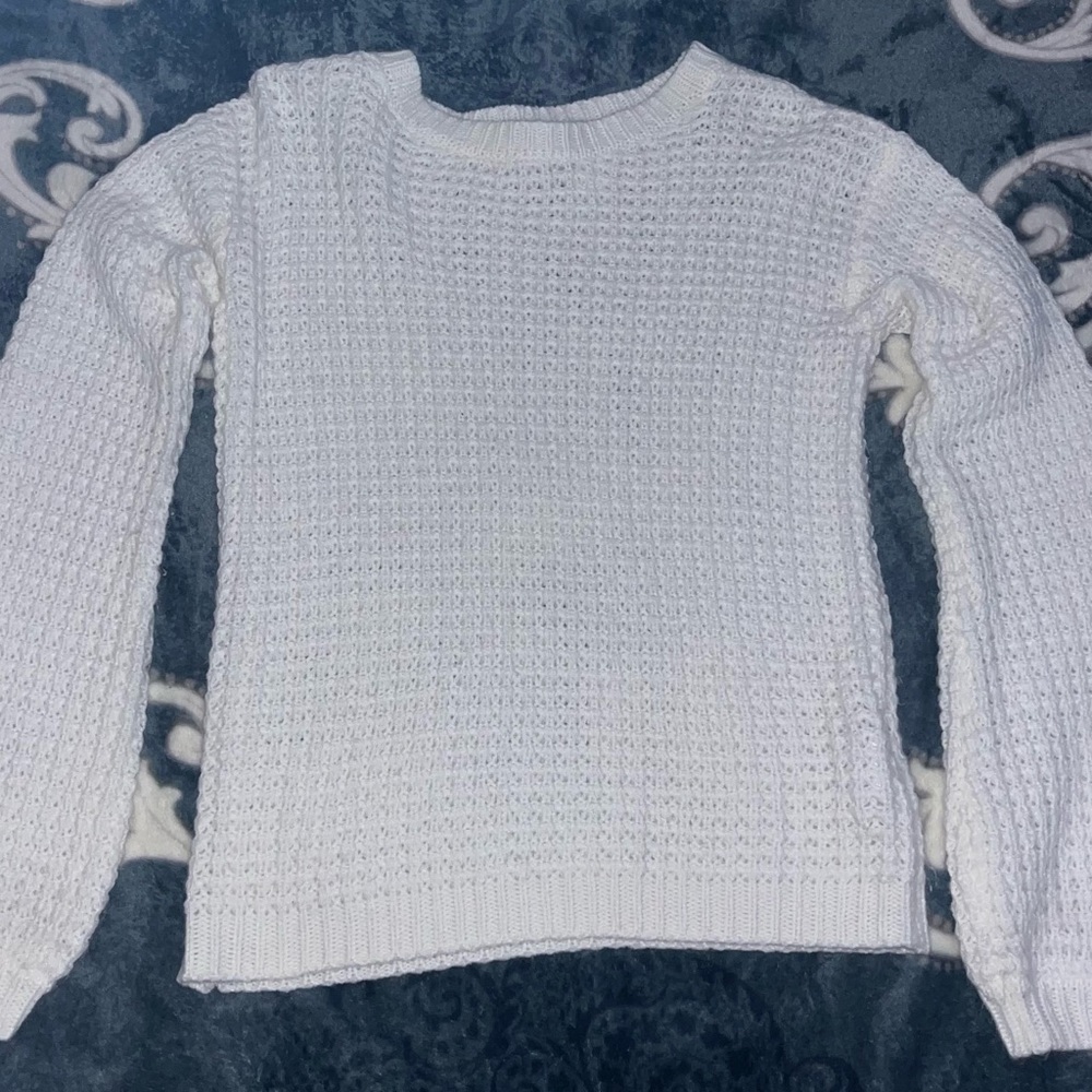 This is a cute sweater from Forever 21